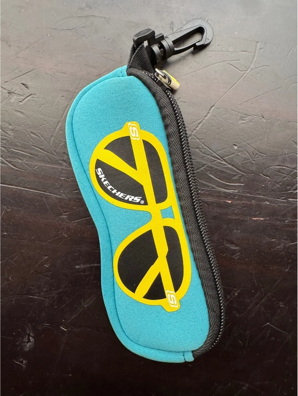 Vintage Skechers Sunglasses Case with Cleaning Cloth